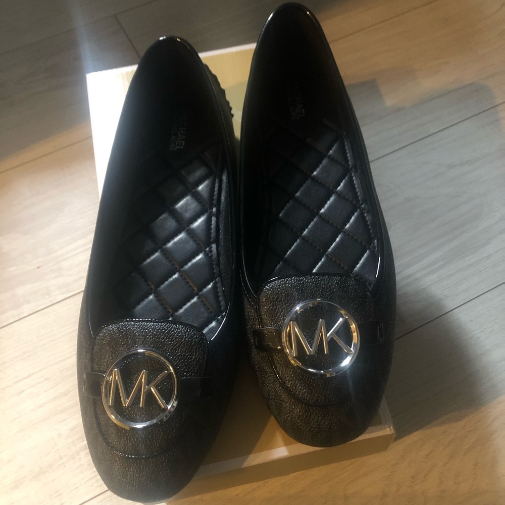 Michael Kors Flats Size 9.5